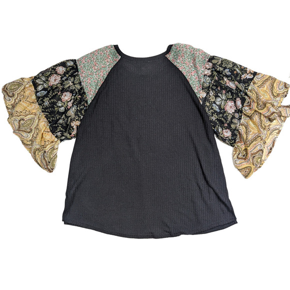 Umgee Black Shirt with Floral Ruffle Sleeves Size 1X - Picture 1 of 5